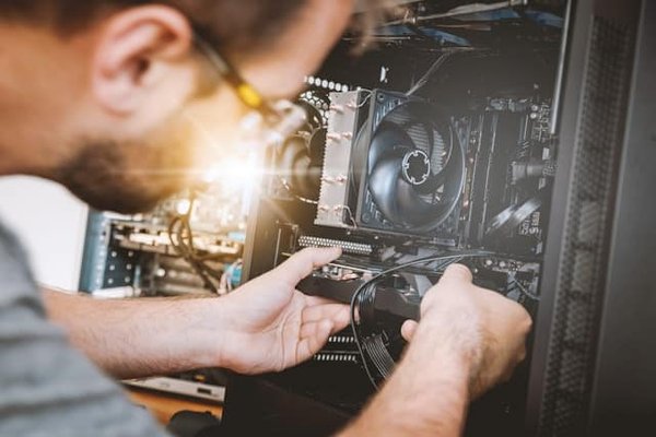 Comment prolonger la vie de votre matériel informatique grâce à une maintenance efficace ?