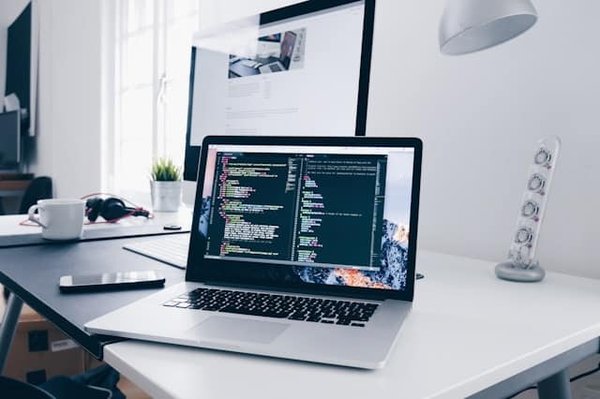 Devenez maître du code : la meilleure formation en développement web pour débutants
